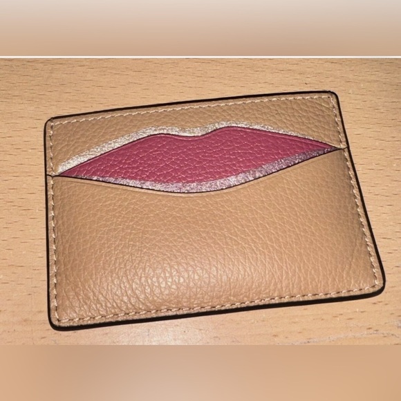 Coach Latte Lips Slip Card Holder NWT - Picture 2 of 4